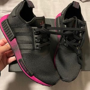 NWT adidas originals nmd r1 in black